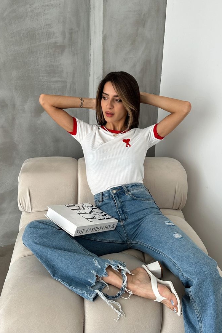 Red Embroidered T-Shirt - Producer: Topshow - Wholesale Women Clothes - TheBS Women