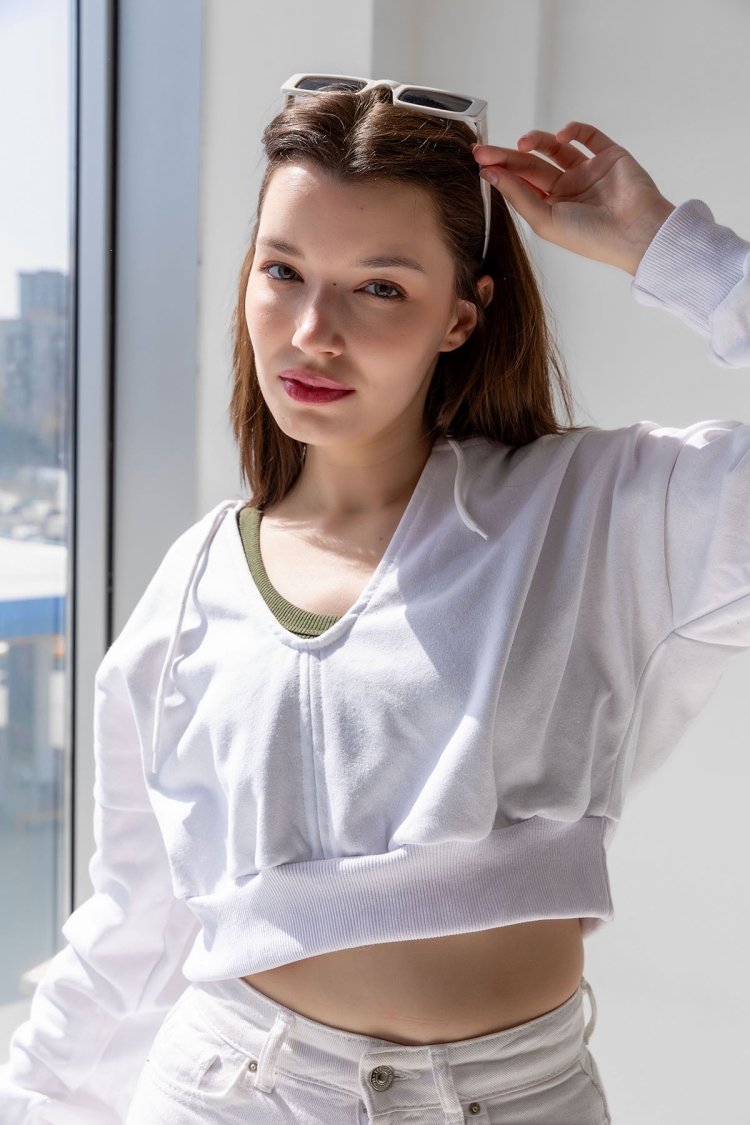 Hooded V-Neck Crop Thick Inside Fleece Knitted Sweatshirt - Brand: la & vetta - Women & Kids, Baby Clothes Wholesale - TheBS Women