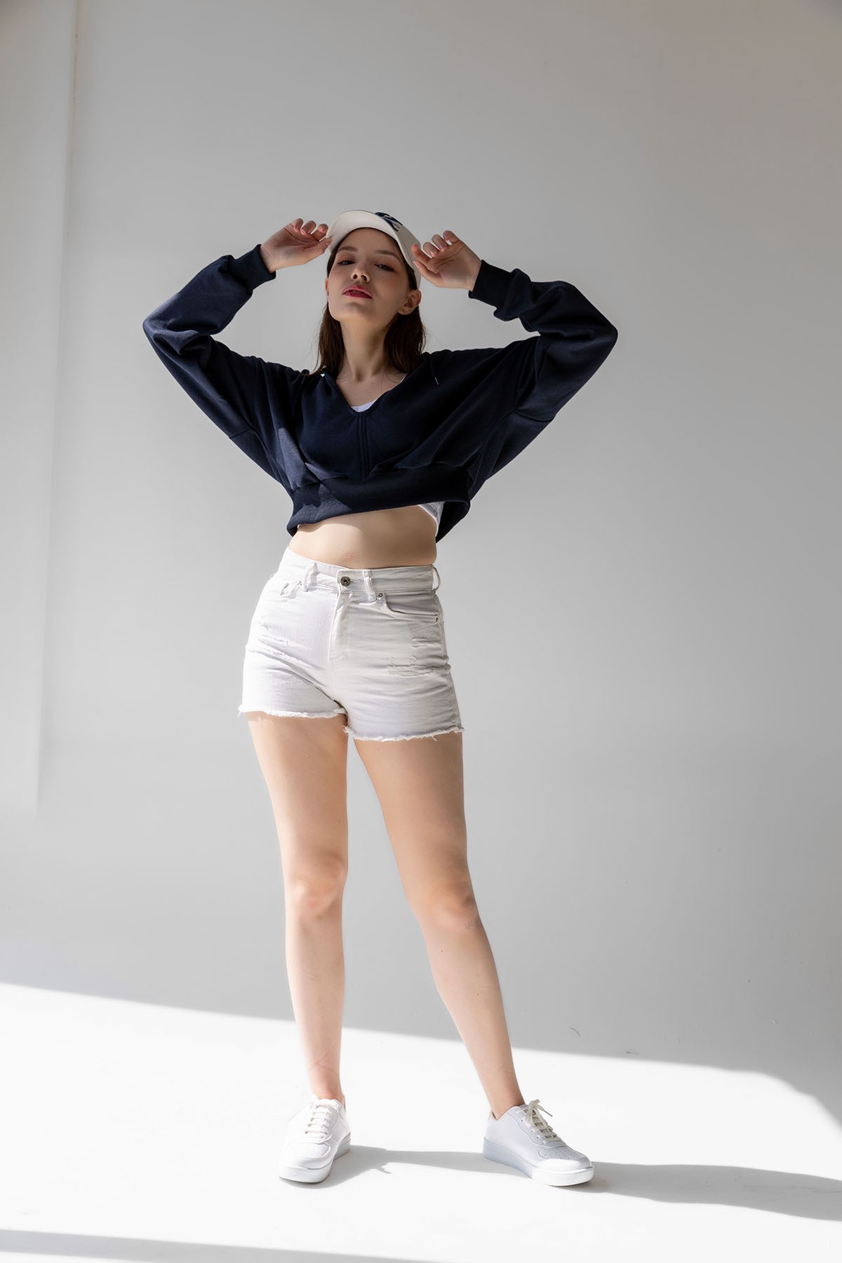 Hooded V-Neck Crop Thick Inside Fleece Knitted Sweatshirt - Brand: la & vetta - Women & Kids, Baby Clothes Wholesale - TheBS Women