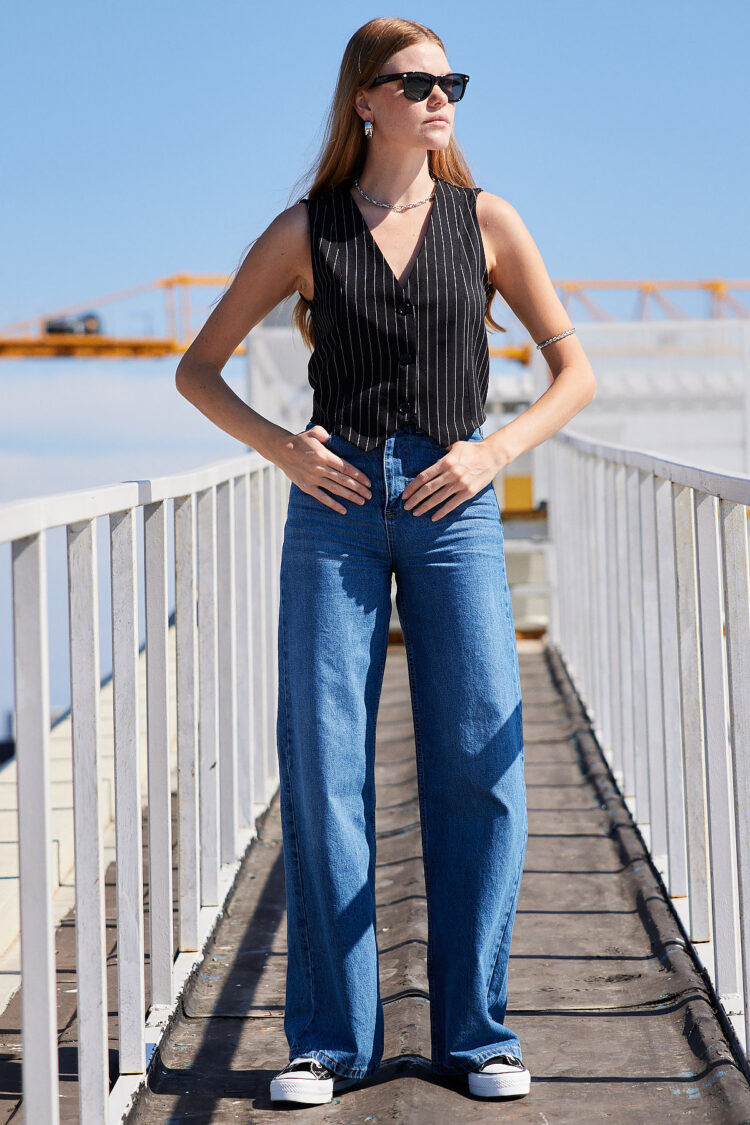 Striped Woven Vest - Producer: Bigdart - Wholesale Women Clothes - TheBS Women