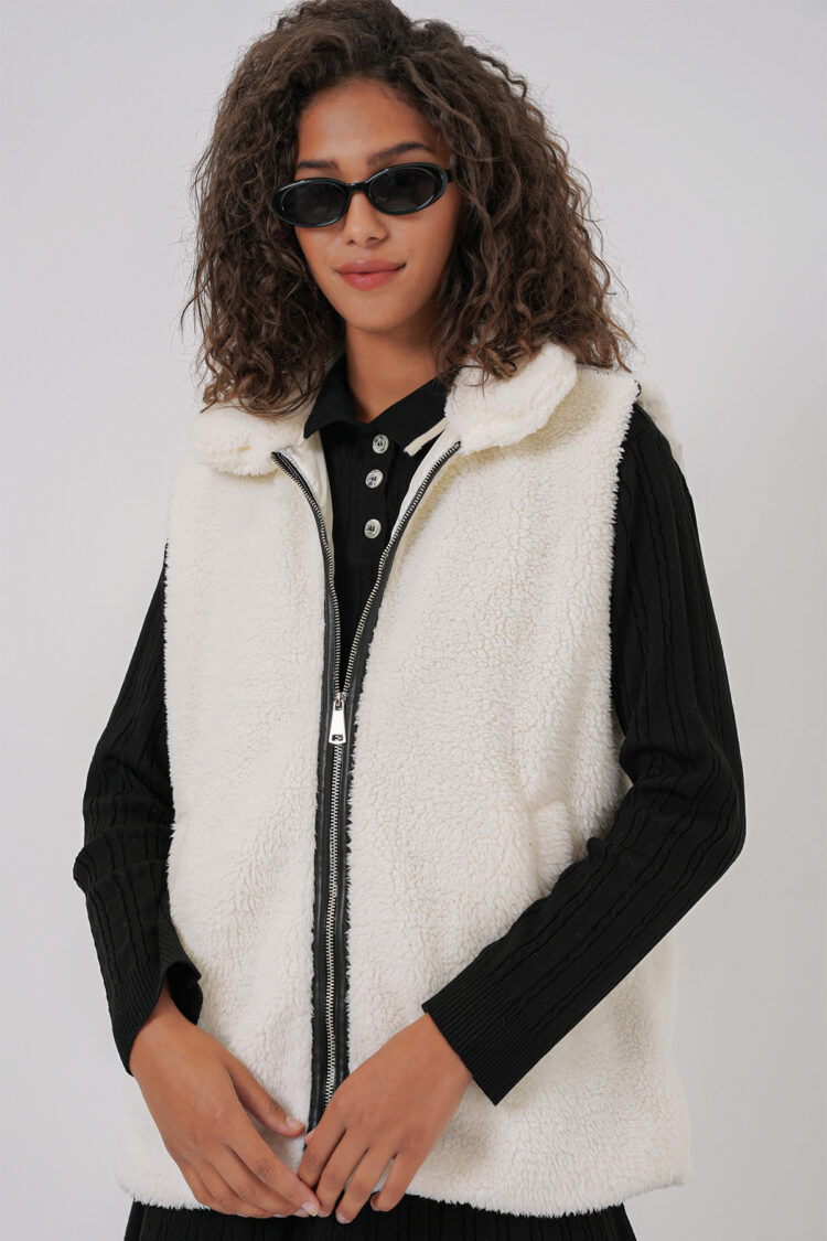 Plush Vest - White - Producer: Bigdart - Wholesale Women Clothes - TheBS Women