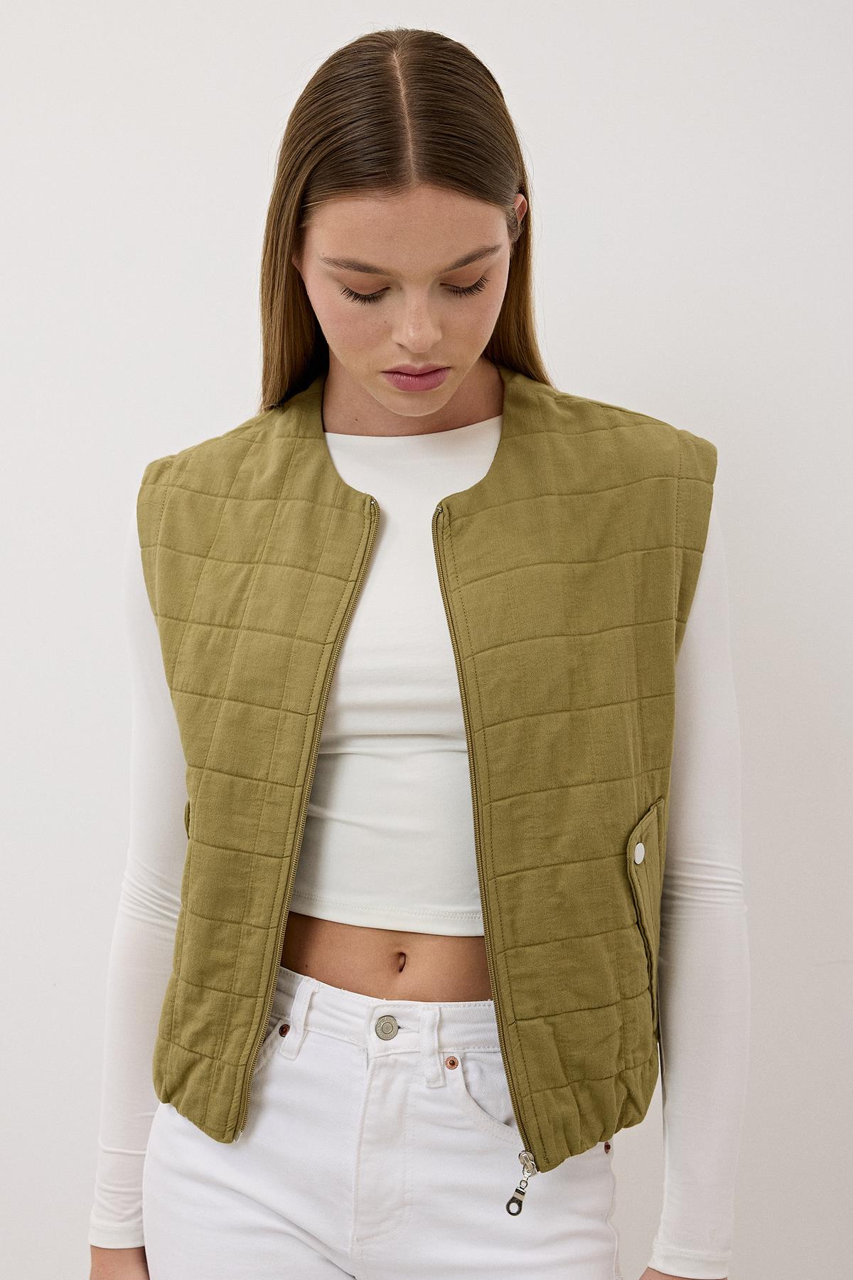 Women's Snap Detail Zipper Patterned Vest - Producer: Levure - Wholesale Women Clothes - TheBS Women