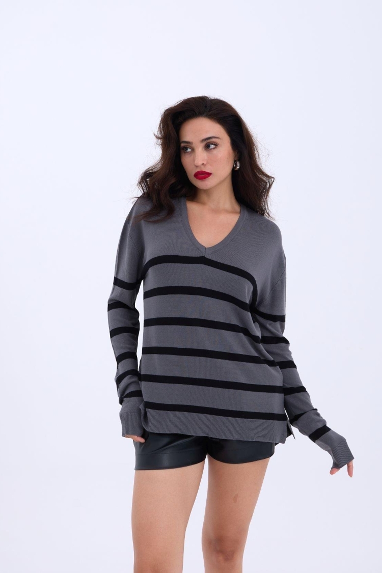 Knitwear V Neck Striped Basic Casual -& Black - Producer: Fame - Wholesale Women Clothes - TheBS Women