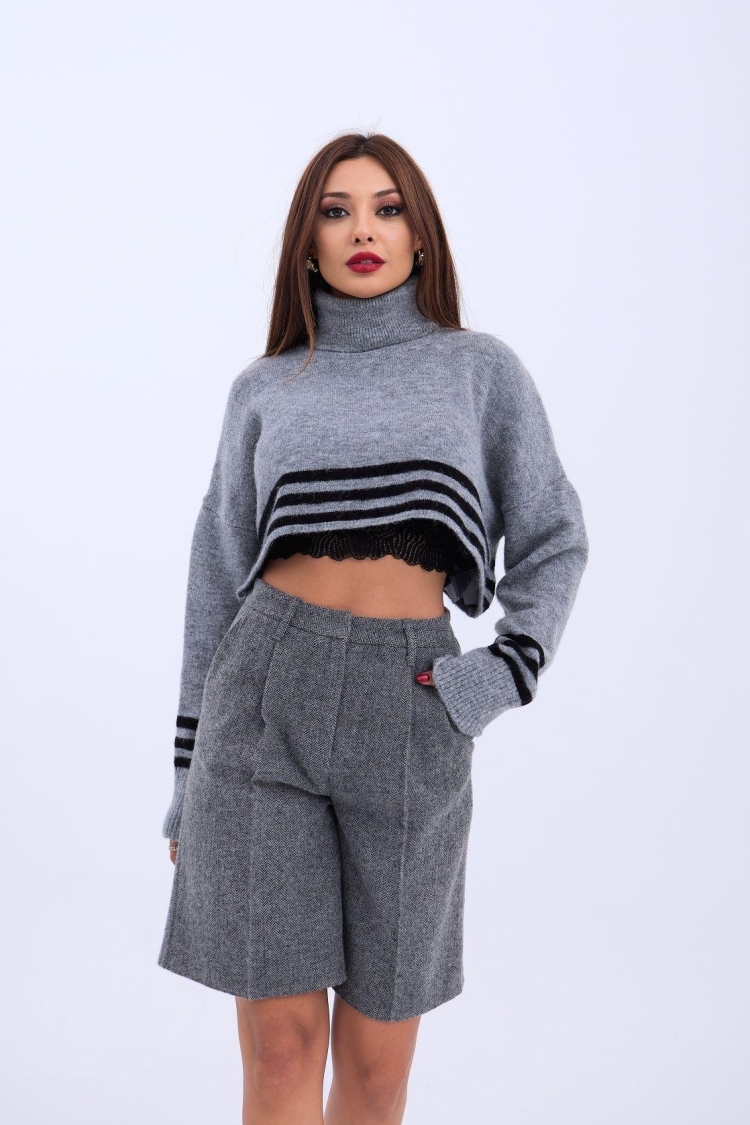 Knitted Striped Turtleneck Crop -- Black - Producer: Fame - Wholesale Women Clothes - TheBS Women