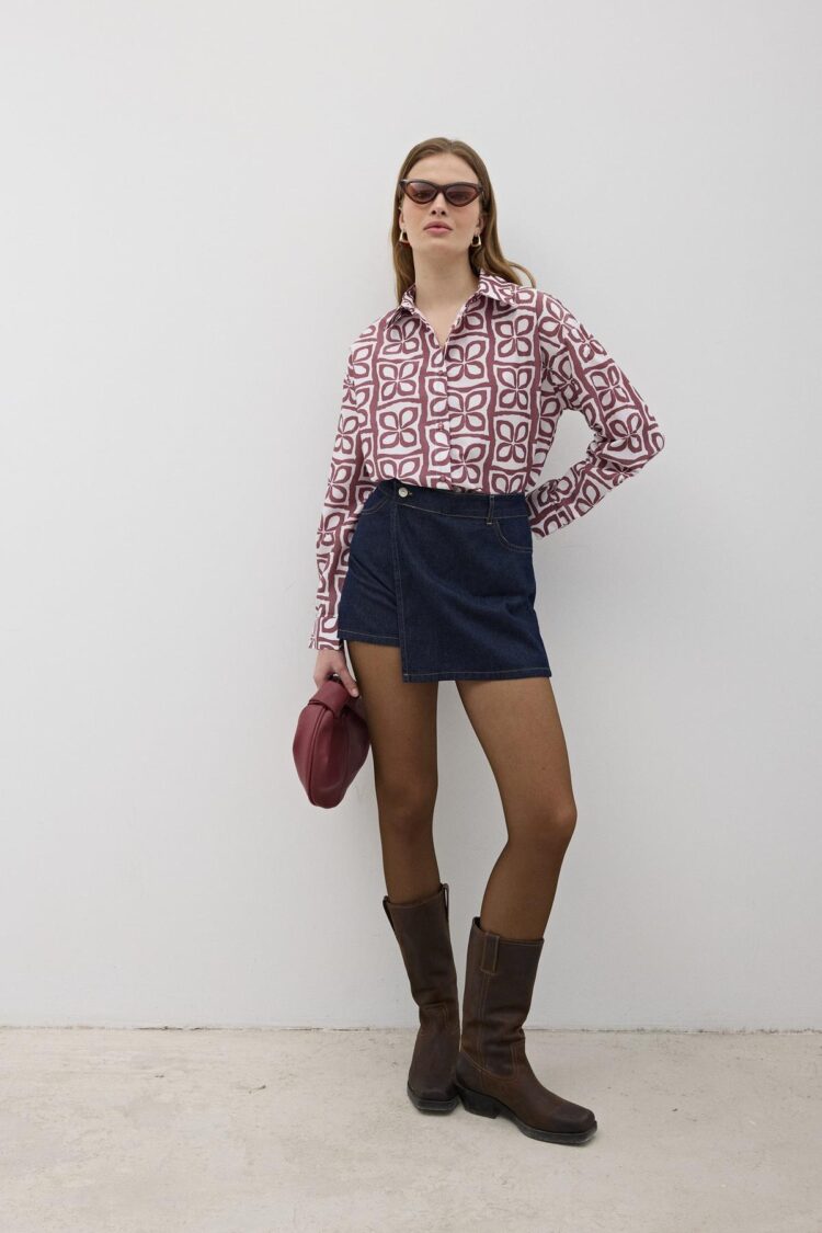 Front Buttoned Zipper Denim Shorts Rins Wash - Navy - Producer: Levure - Wholesale Women Clothes - TheBS Women