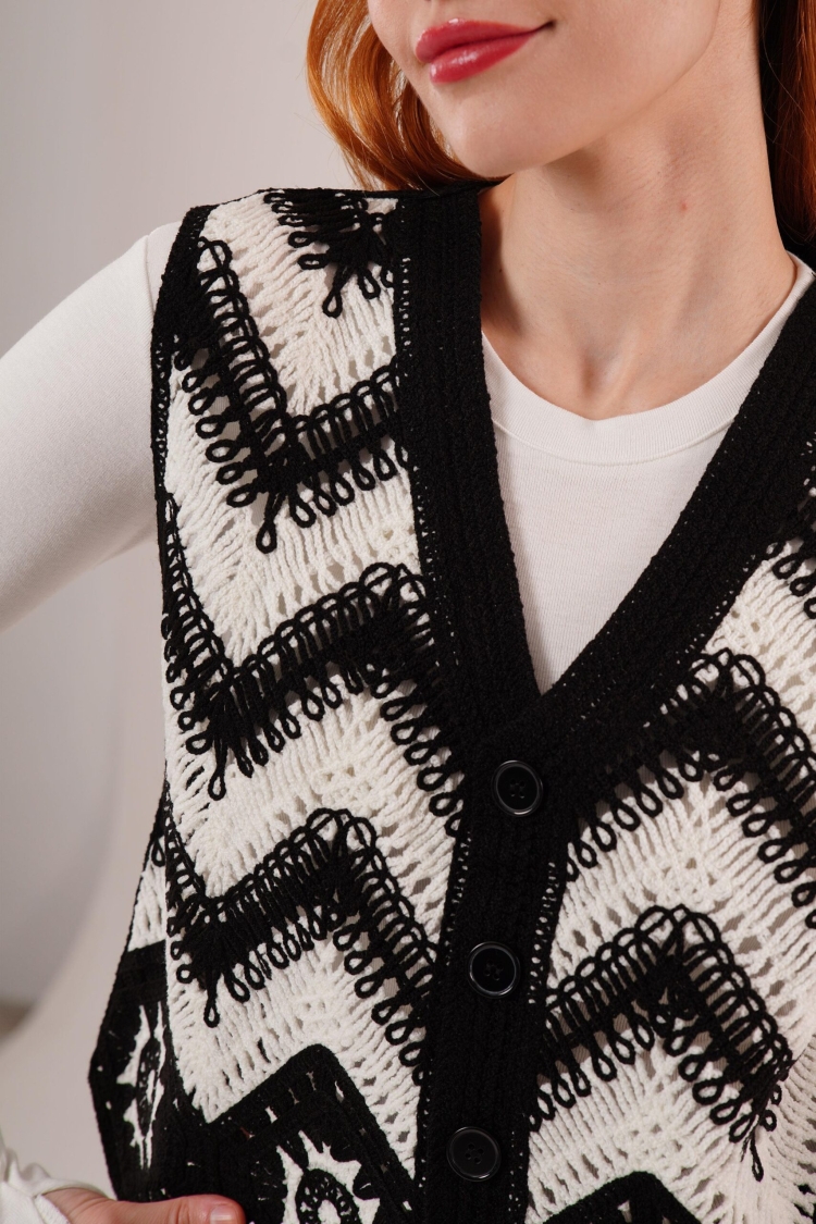 Wholesale Knitwear Knitted Black Vest With Zigzag Transition - Producer: Lustrin - Wholesale Women Clothes - TheBS Women