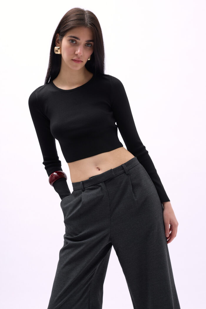 Crew Neck Textured Crop - Producer: Black Fashion - Wholesale Women Clothes - TheBS Women