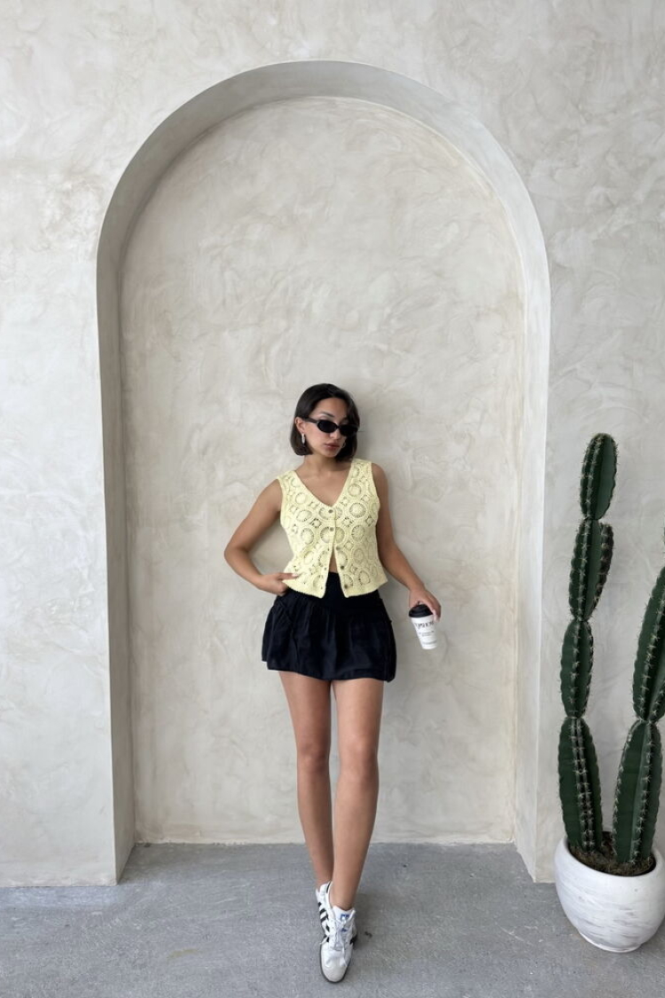Buttoned Lace Vest - Producer: Topshow - Wholesale Women Clothes - TheBS Women