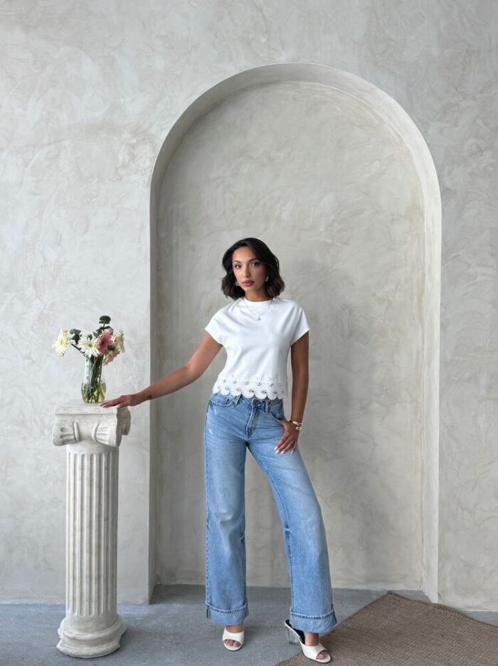 White Blouse With Slim Fit And Cap Sleeves - Producer: Topshow - Wholesale Women Clothes - TheBS Women