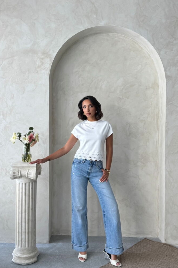 White Blouse With Slim Fit And Cap Sleeves - Producer: Topshow - Wholesale Women Clothes - TheBS Women