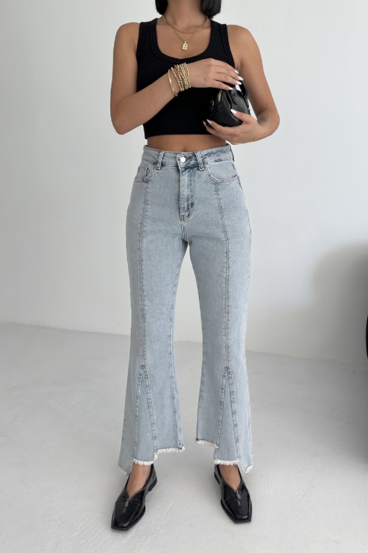 Mom Jeans With Flare Leg And High Waist - Brand: XLove - Women & Kids, Baby Clothes Wholesale - TheBS Women