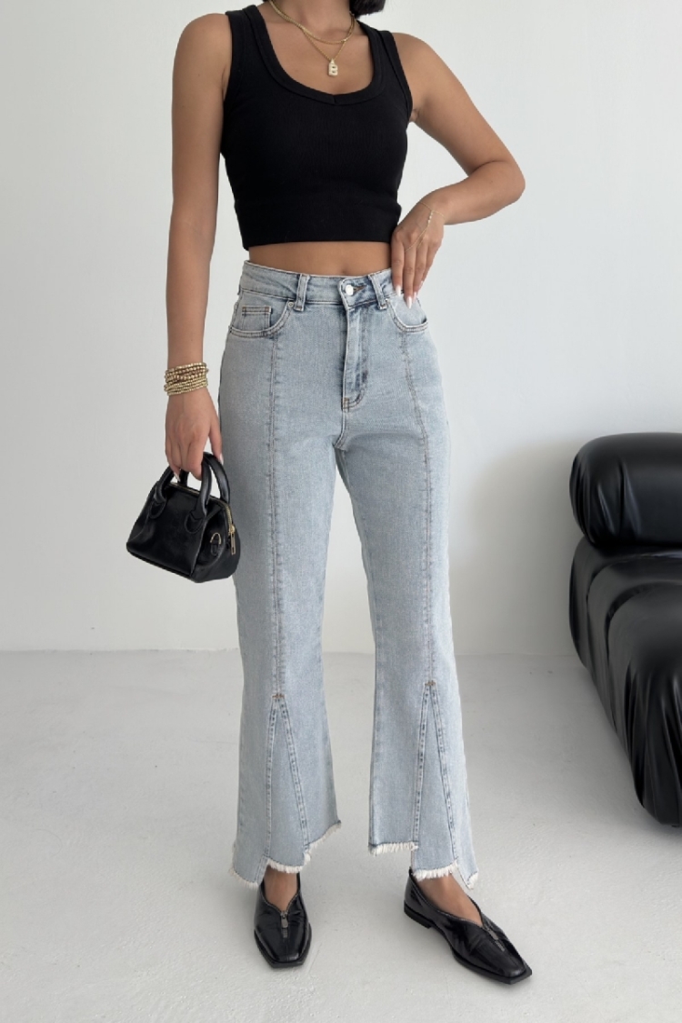 Mom Jeans With Flare Leg And High Waist - Brand: XLove - Women & Kids, Baby Clothes Wholesale - TheBS Women