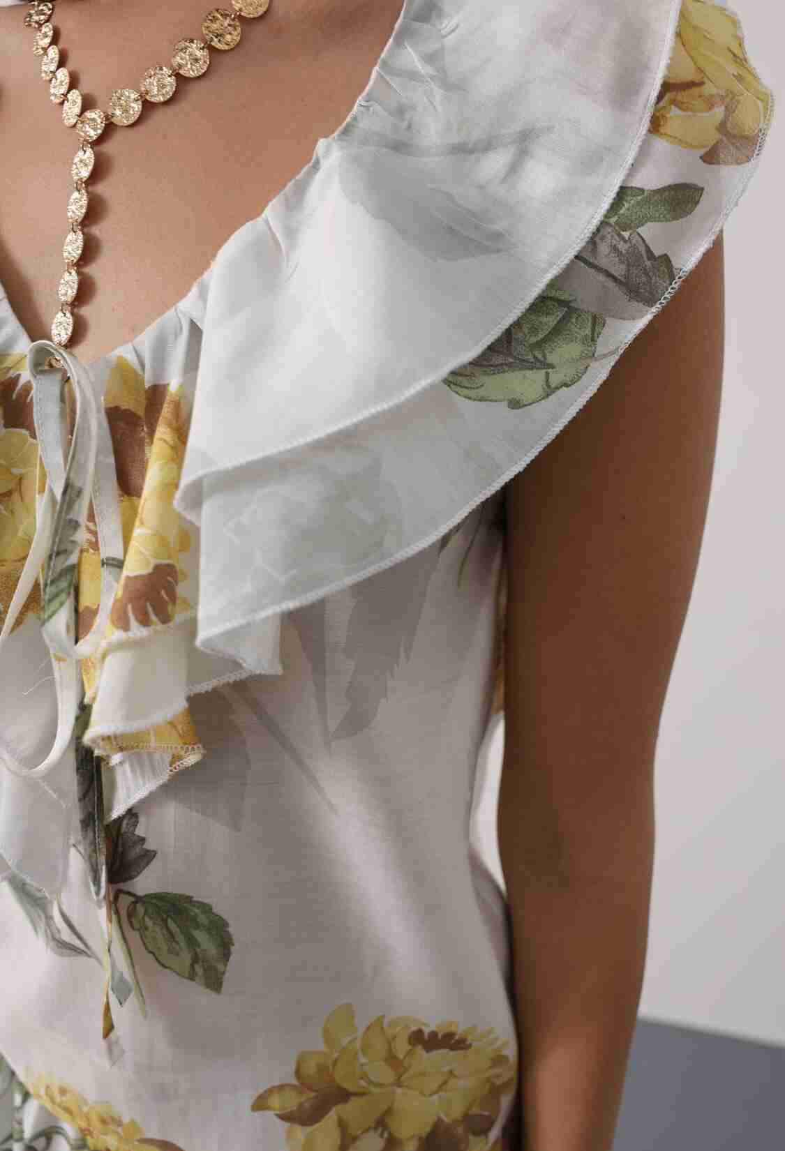 White Floral V-Neck Regular Fit Sleeveless Blouse - Brand: Reyon - Women & Kids, Baby Clothes Wholesale - TheBS Women