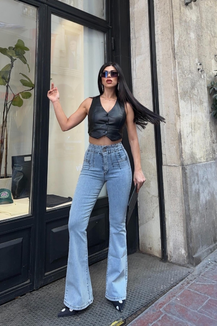 Mom Jeans With Flare Leg And High Waist - Brand: XLove - Women & Kids, Baby Clothes Wholesale - TheBS Women