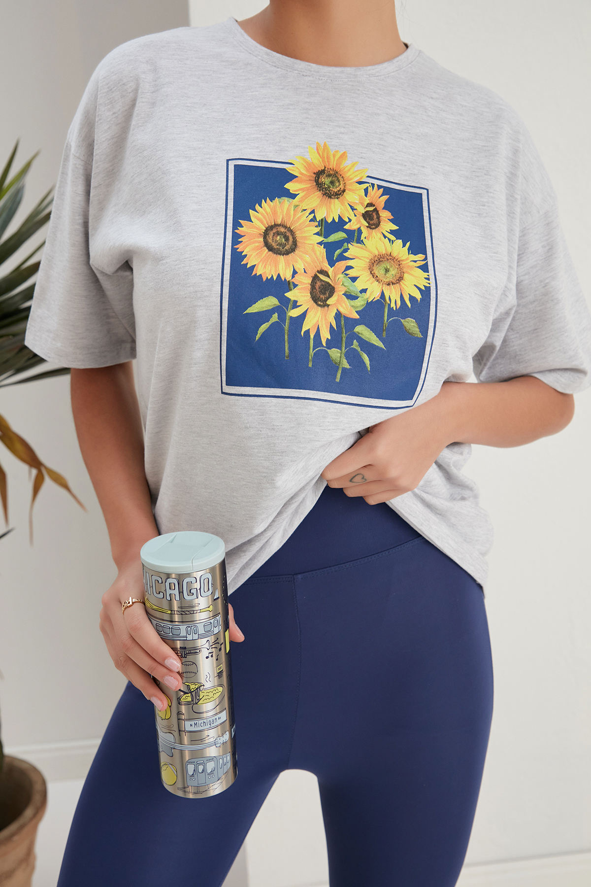 Five Daisy Print Oversize T-Shirt - Gray - Producer: My Fashion - Wholesale Women Clothes - TheBS Women