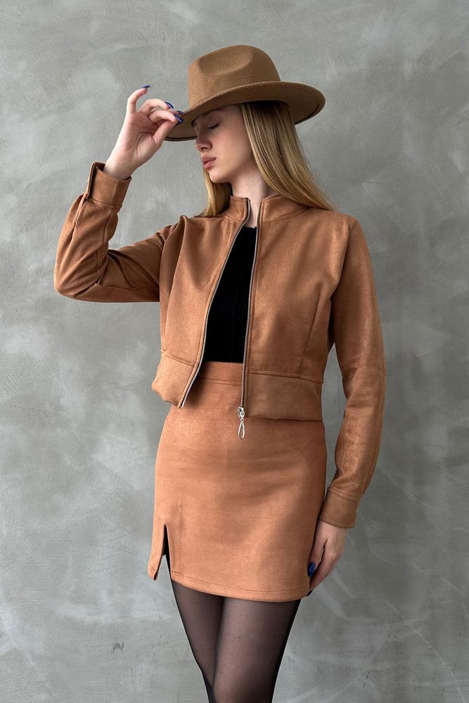 Tan Zippered Jacket - Producer: Topshow - Wholesale Women Clothes - TheBS Women