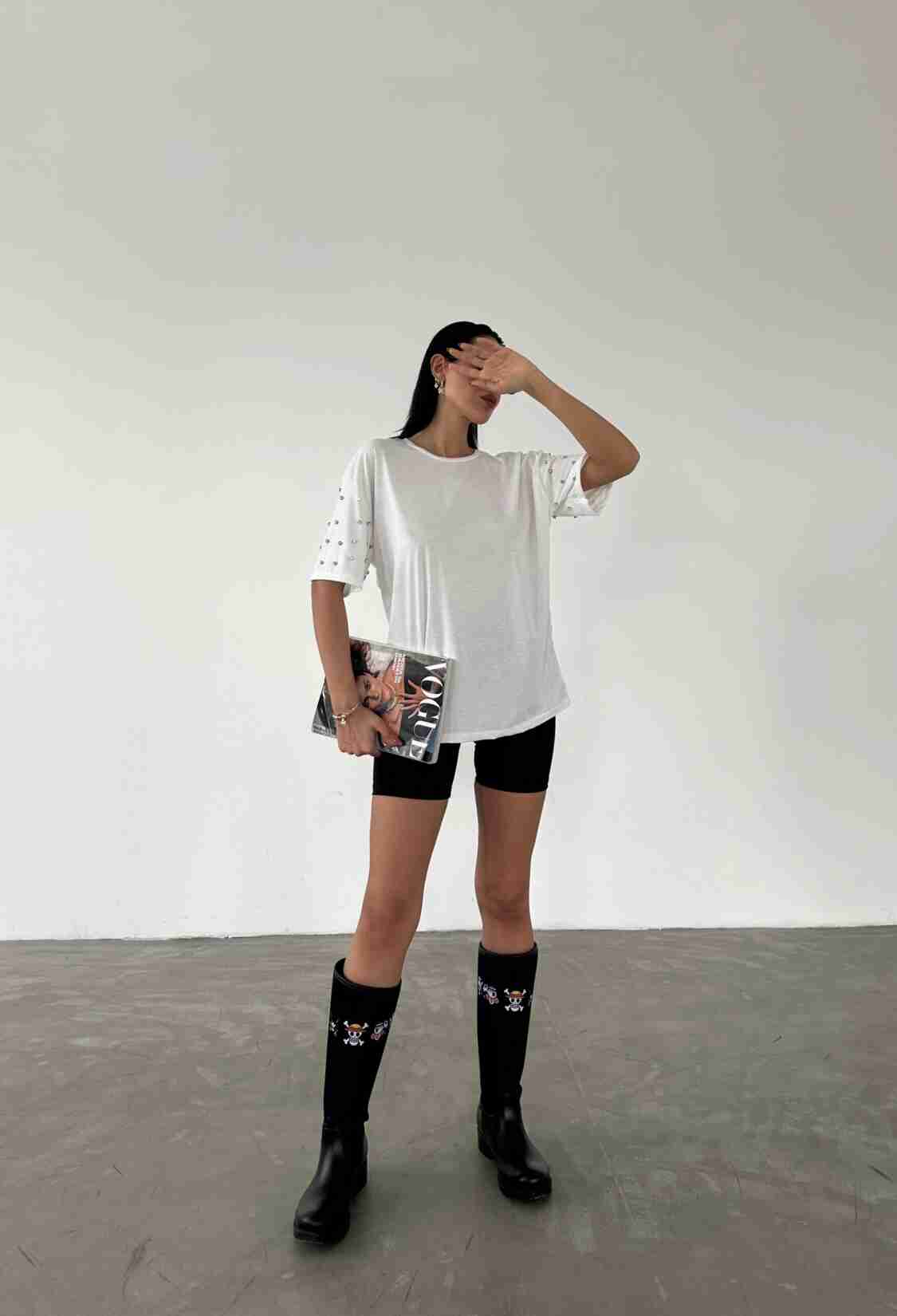 T-shirt With Shiny Stones On Sleeves - Brand: Fiori - Women & Kids, Baby Clothes Wholesale - TheBS Women