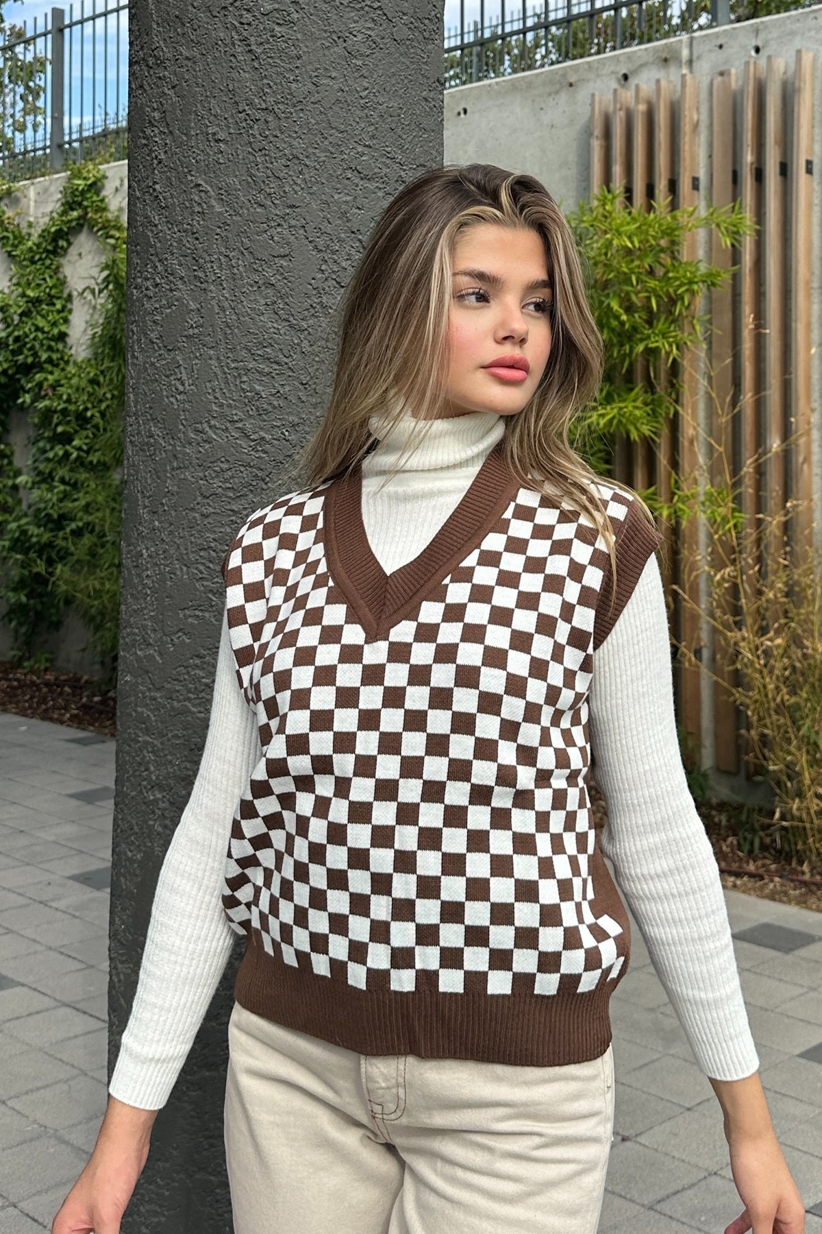 Square Patterned V Neck Sweater - Brand: la & vetta - Women & Kids, Baby Clothes Wholesale - TheBS Women