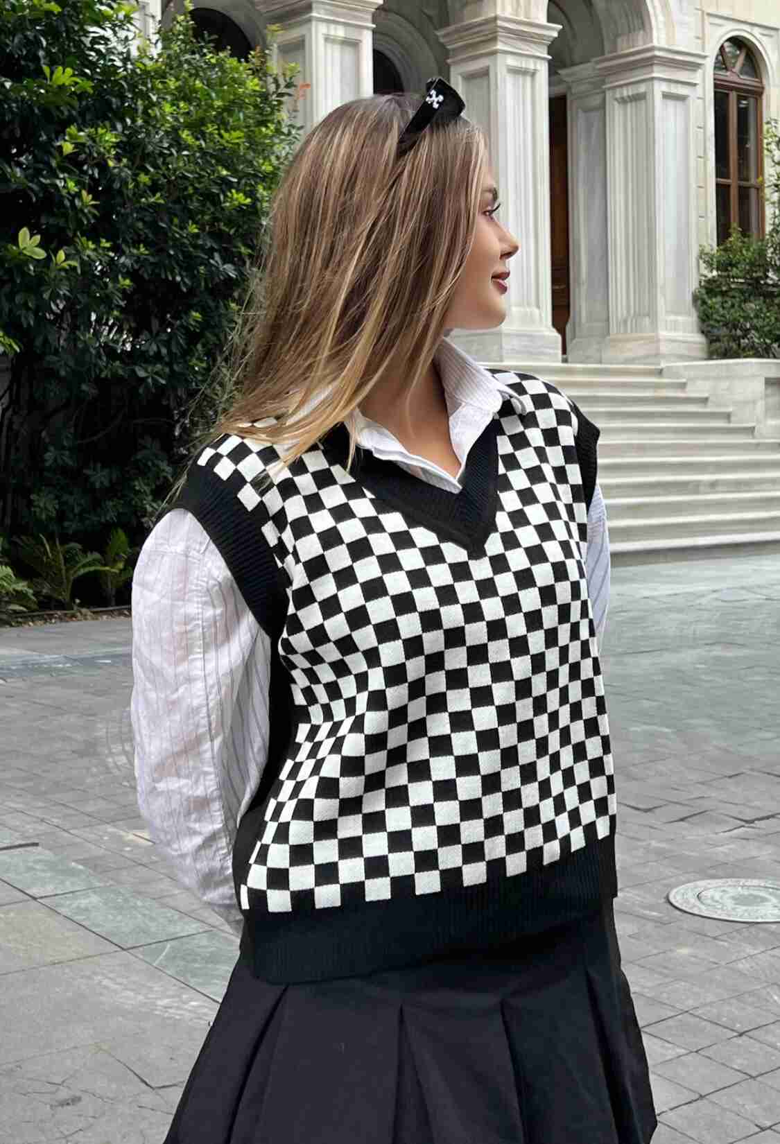 Square Patterned V Neck Sweater - Brand: la & vetta - Women & Kids, Baby Clothes Wholesale - TheBS Women