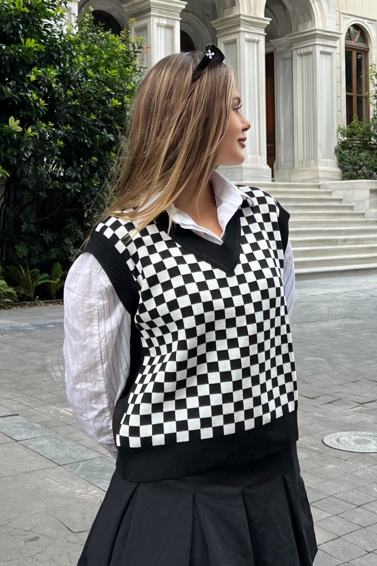 Square Patterned V Neck Sweater - Brand: la & vetta - Women & Kids, Baby Clothes Wholesale - TheBS Women