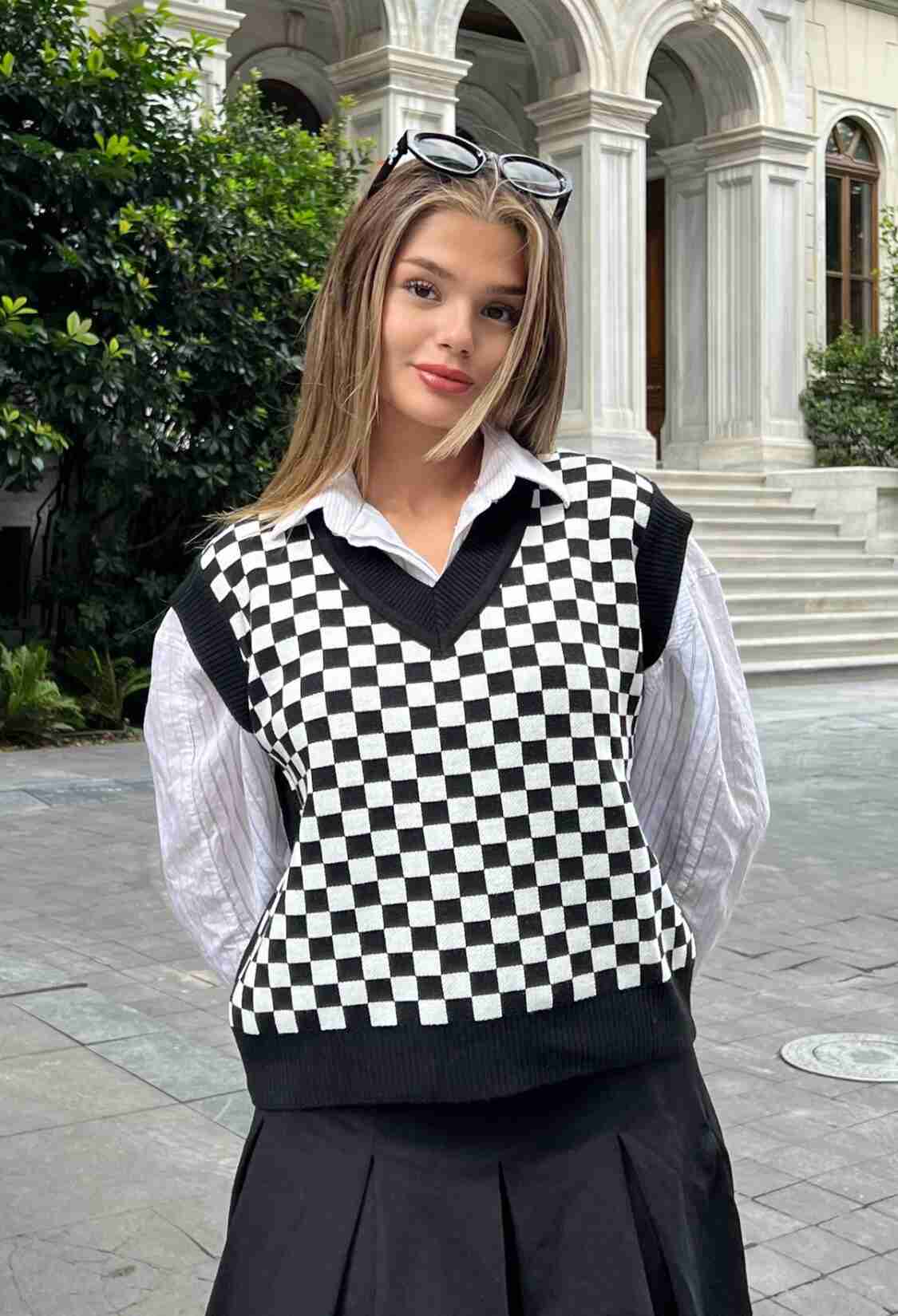 Square Patterned V Neck Sweater - Brand: la & vetta - Women & Kids, Baby Clothes Wholesale - TheBS Women