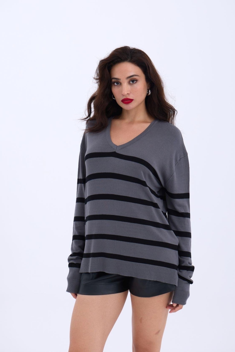 Knitwear V Neck Striped Basic Casual -& Black - Brand: Fame - Women & Kids, Baby Clothes Wholesale - TheBS Women