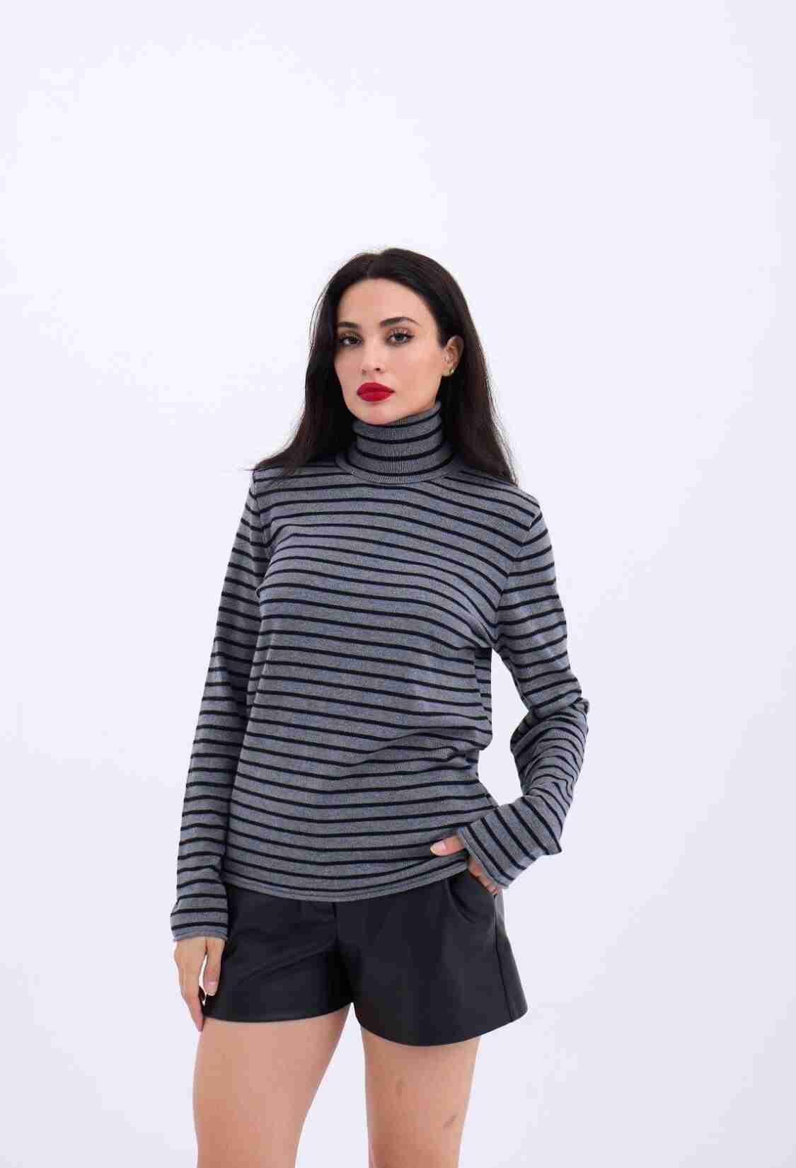 Knitwear Striped Turtleneck Casual -& Black - Brand: Fame - Women & Kids, Baby Clothes Wholesale - TheBS Women