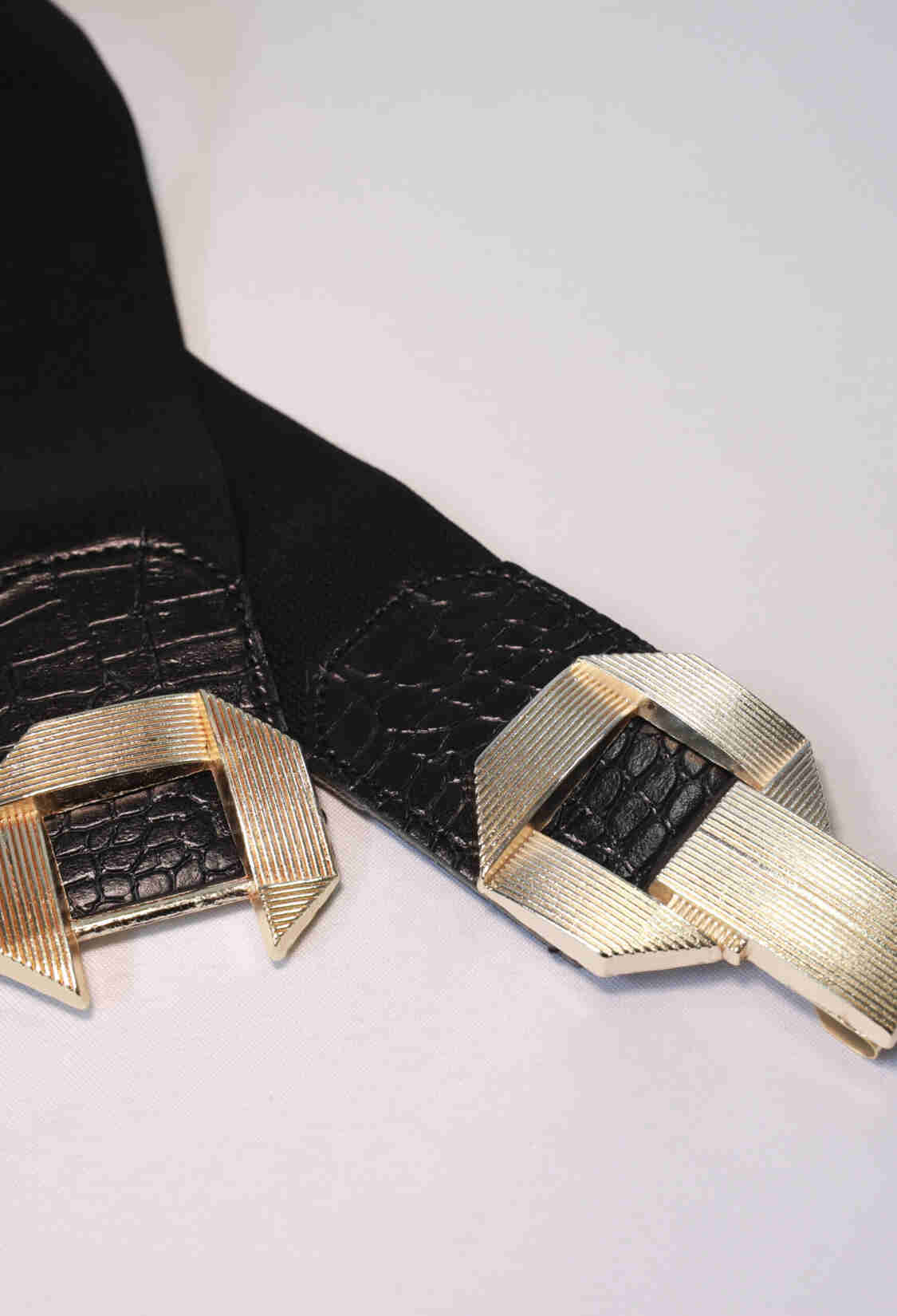 Elastic Belt With Metal Gold Buckle - Brand: Fiori - Women & Kids, Baby Clothes Wholesale - TheBS Women