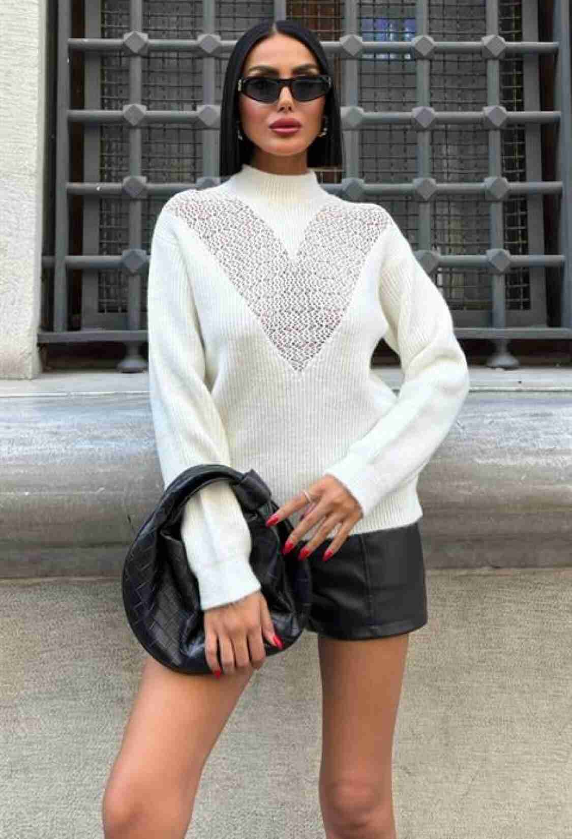 White Sweater With High Neck And Long Sleeves - Brand: Sobe Istanbul - Women & Kids, Baby Clothes Wholesale - TheBS Women