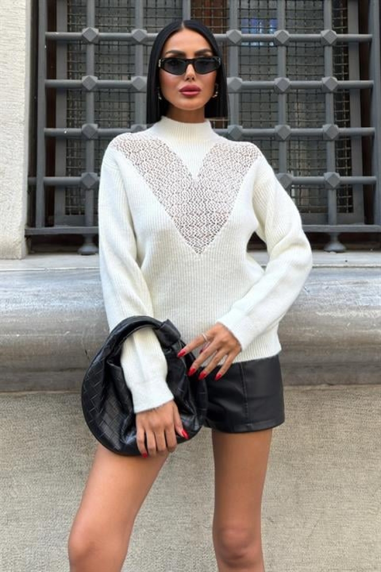 White Sweater With High Neck And Long Sleeves - Brand: Sobe Istanbul - Women & Kids, Baby Clothes Wholesale - TheBS Women