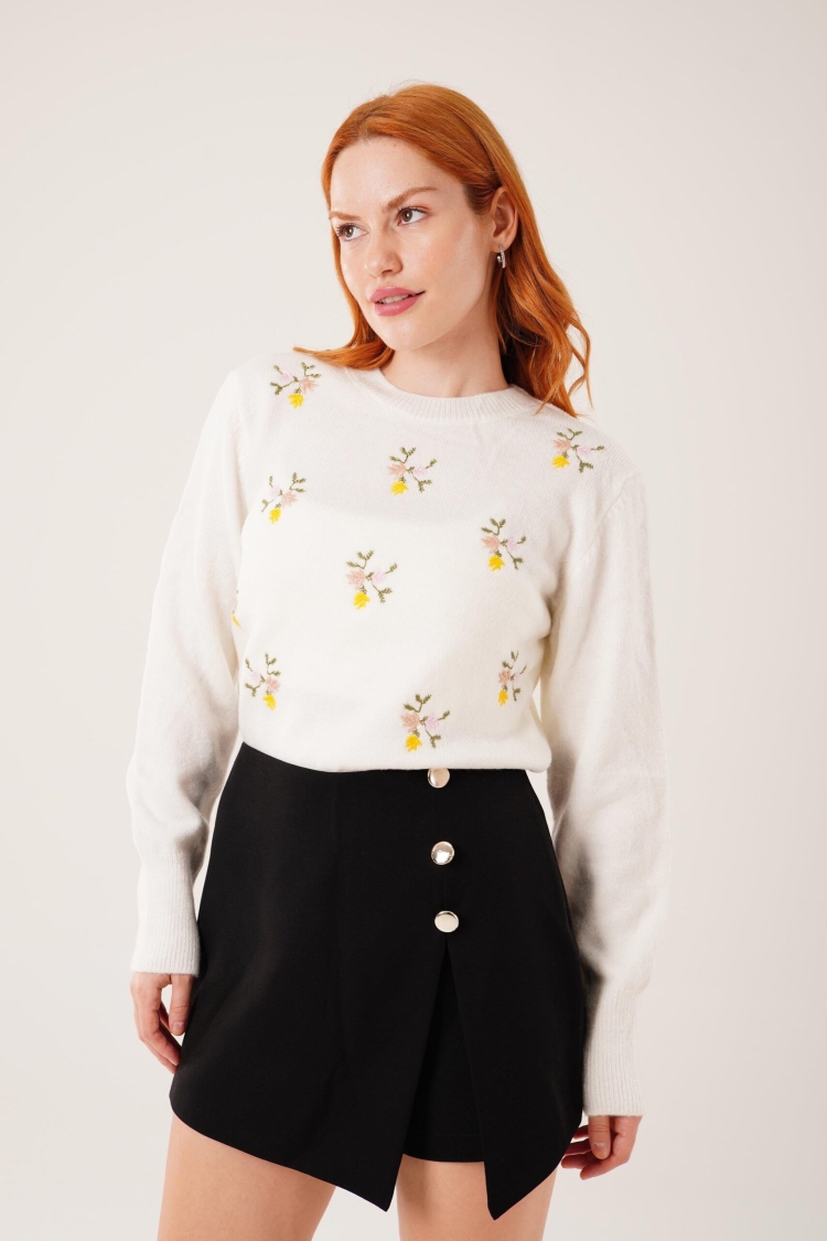White Floral Casual Sweater - Brand: Lustrin - Women & Kids, Baby Clothes Wholesale - TheBS Women